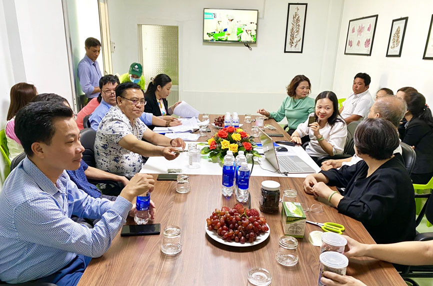 Hội đồng chấm điểm OCOP cấp tỉnh làm viêc tại công ty Trí Tín